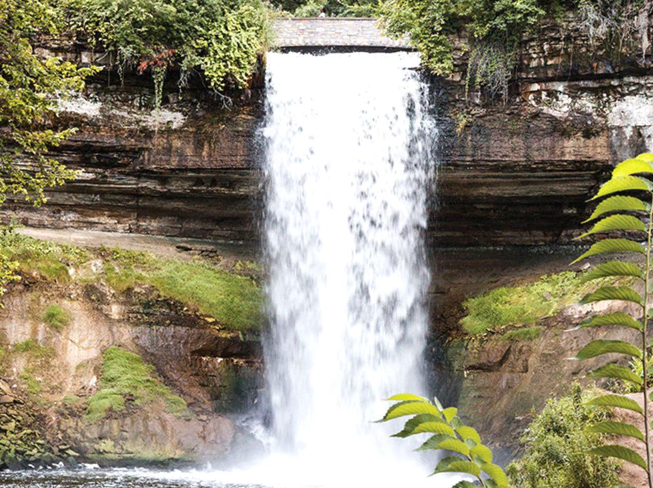 synexr | Minnehaha Falls: A guide to hiking to Minnehaha Falls.